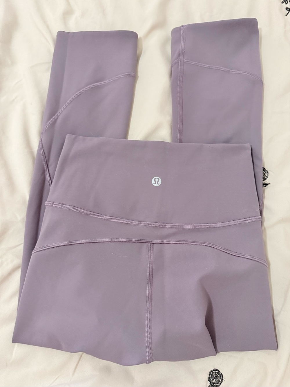 Lululemon In Movement Crop *Everlux 19"